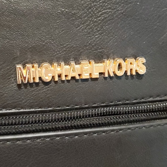 MK Purse - Picture 3 of 4